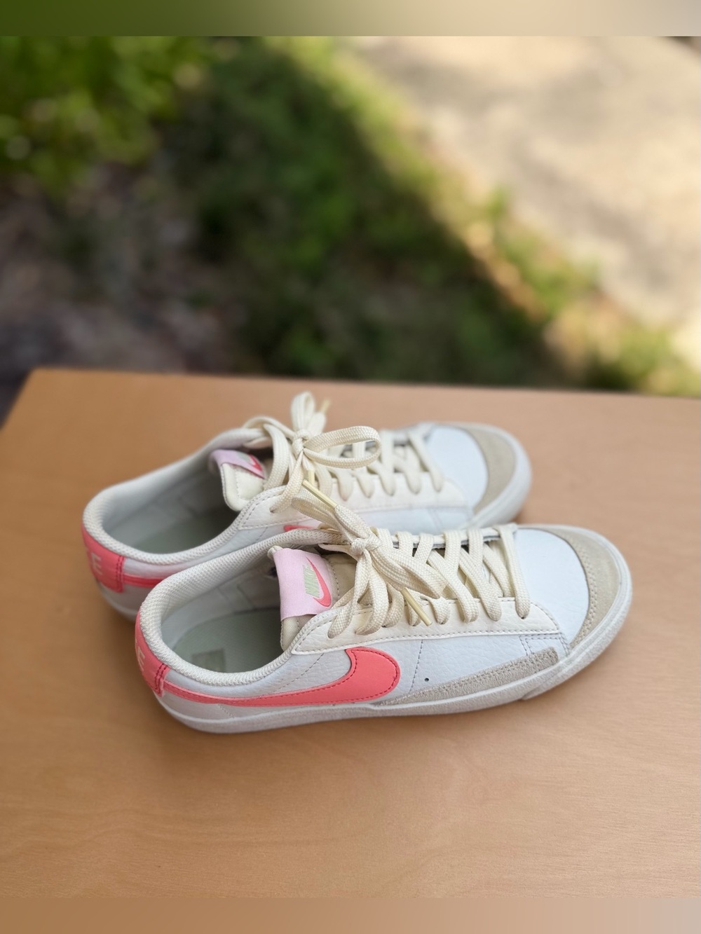 Nike White Coral Blazer Low Sneakers Cream Suede Trim 6 Youth 7.5 Women’s Baddie - Picture 5 of 9